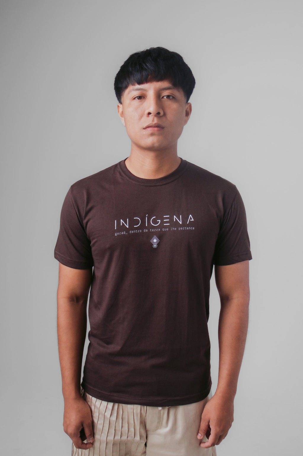 CAMISETA INDÍGENA - MARROM