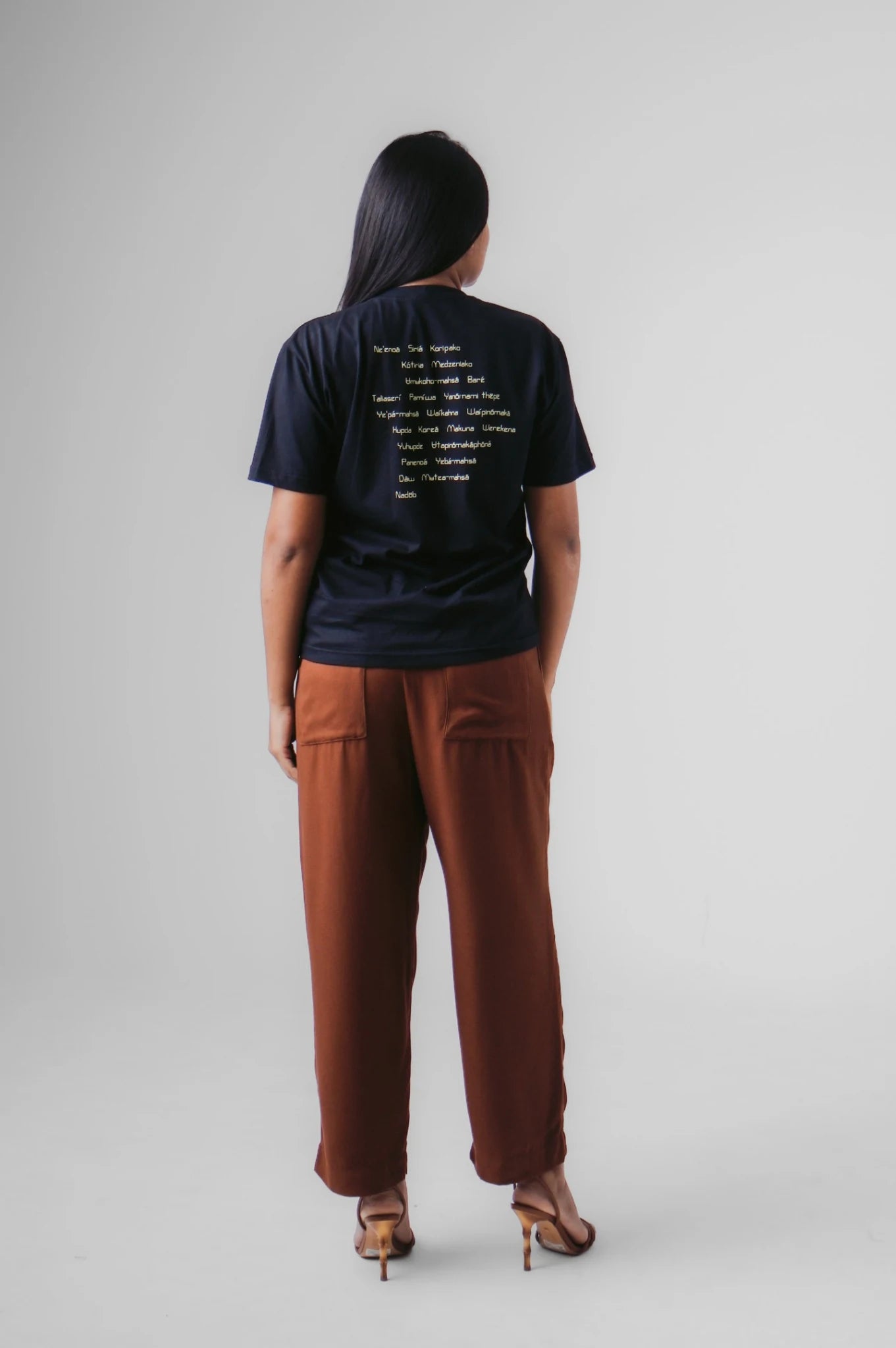 CAMISETA 24 POVOS - PRETO