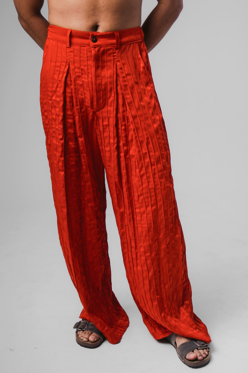 CALÇA RETA FOLHA DE CARANÁ - VERMELHO