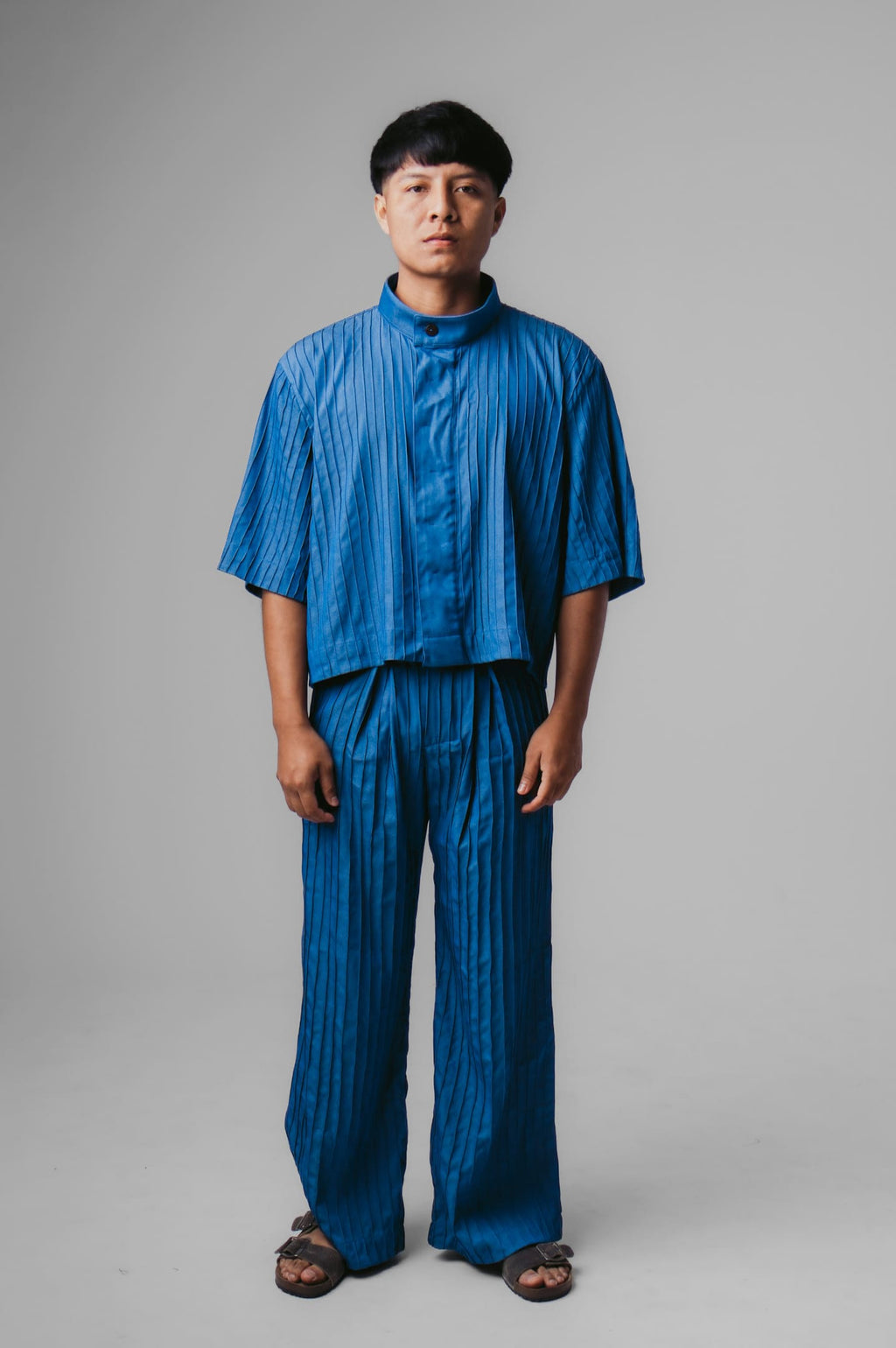 CALÇA RETA FOLHA DE CARANÁ - AZUL