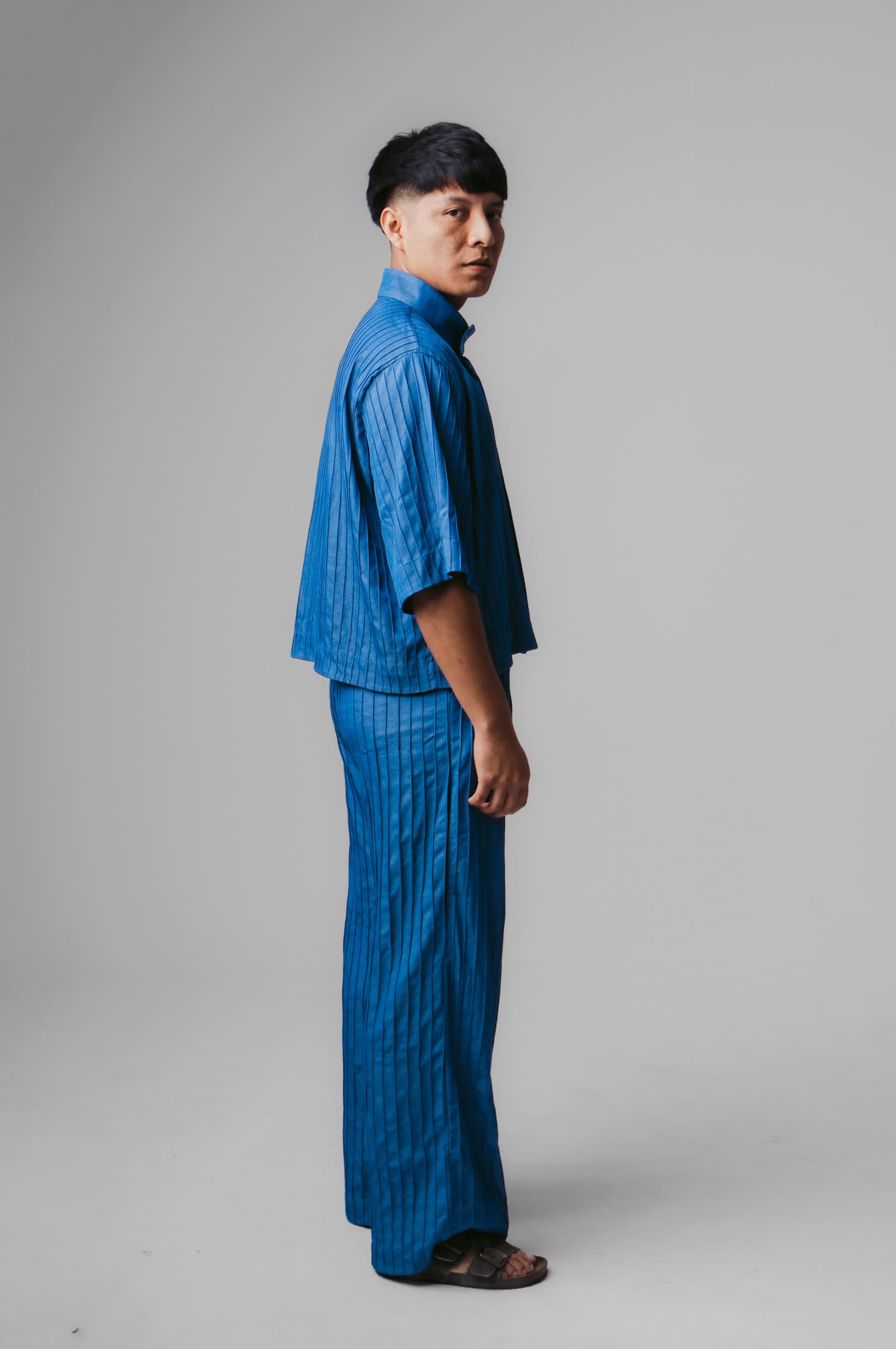 CAMISA CROPPED FOLHA DE CARANÁ - AZUL