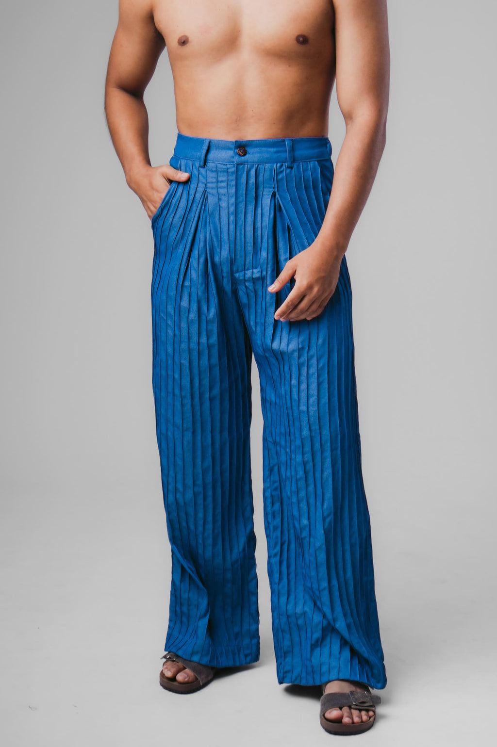 CALÇA RETA FOLHA DE CARANÁ - AZUL