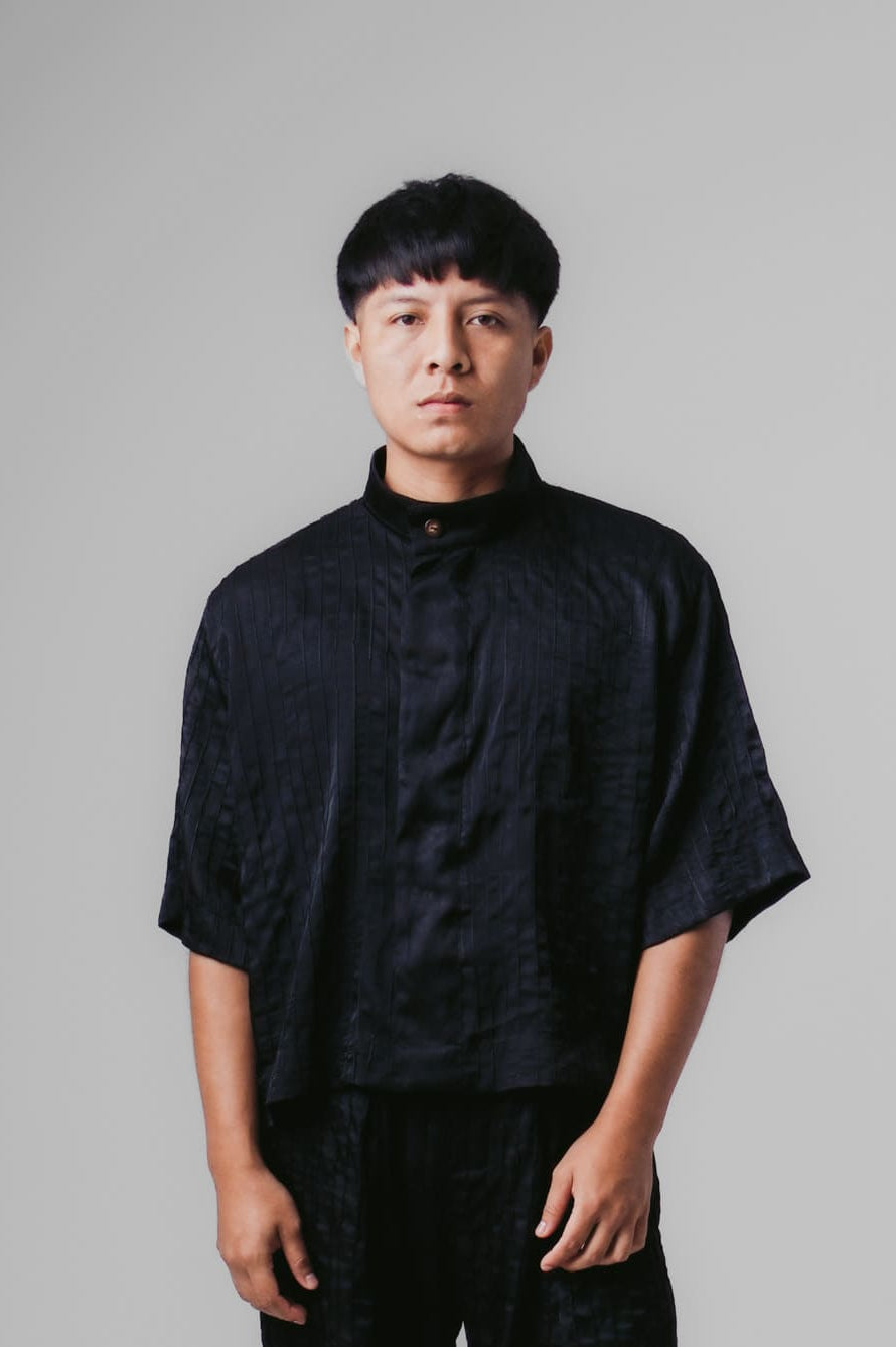 CAMISA CROPPED FOLHA DE CARANÁ - PRETO