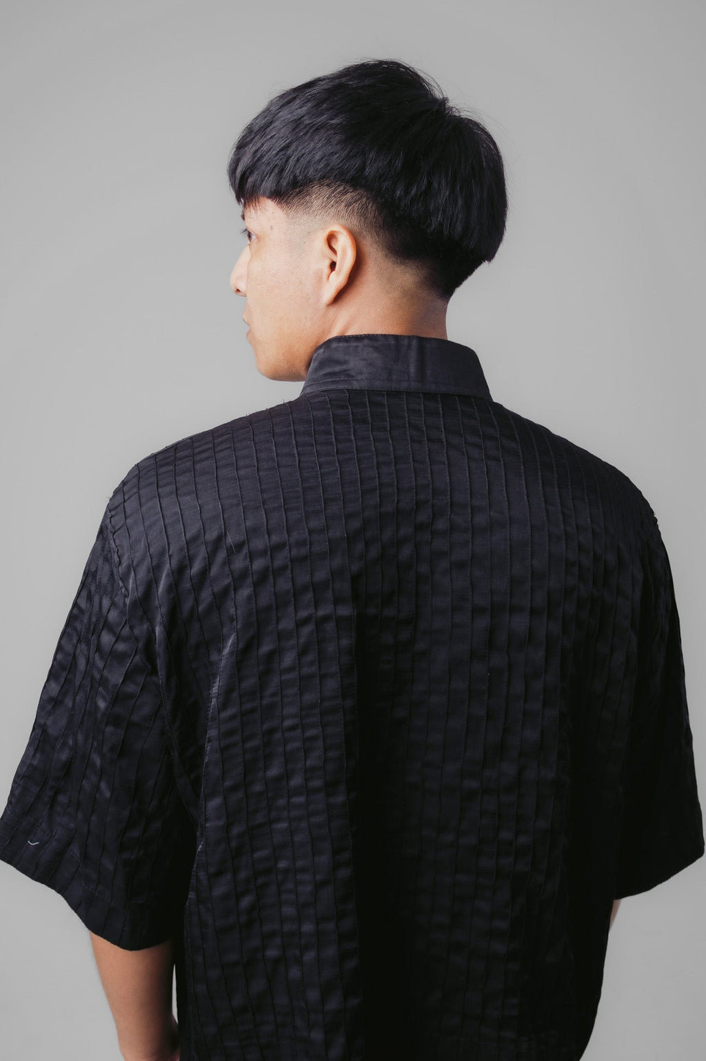 CAMISA CROPPED FOLHA DE CARANÁ - PRETO