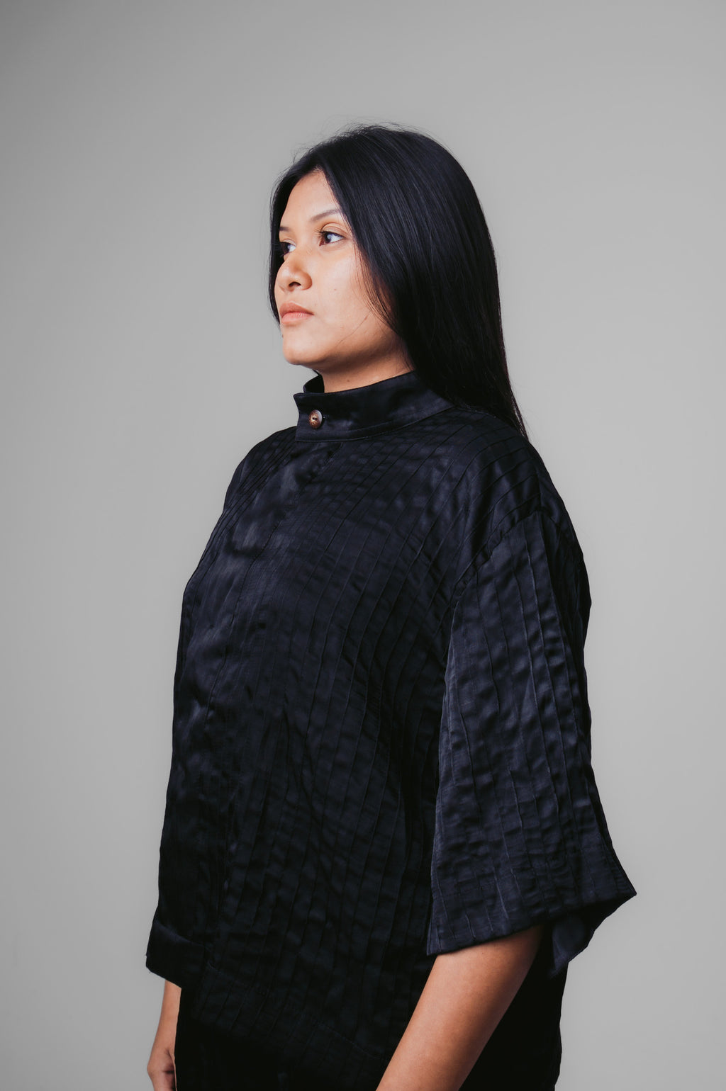 CAMISA CROPPED FOLHA DE CARANÁ - PRETO