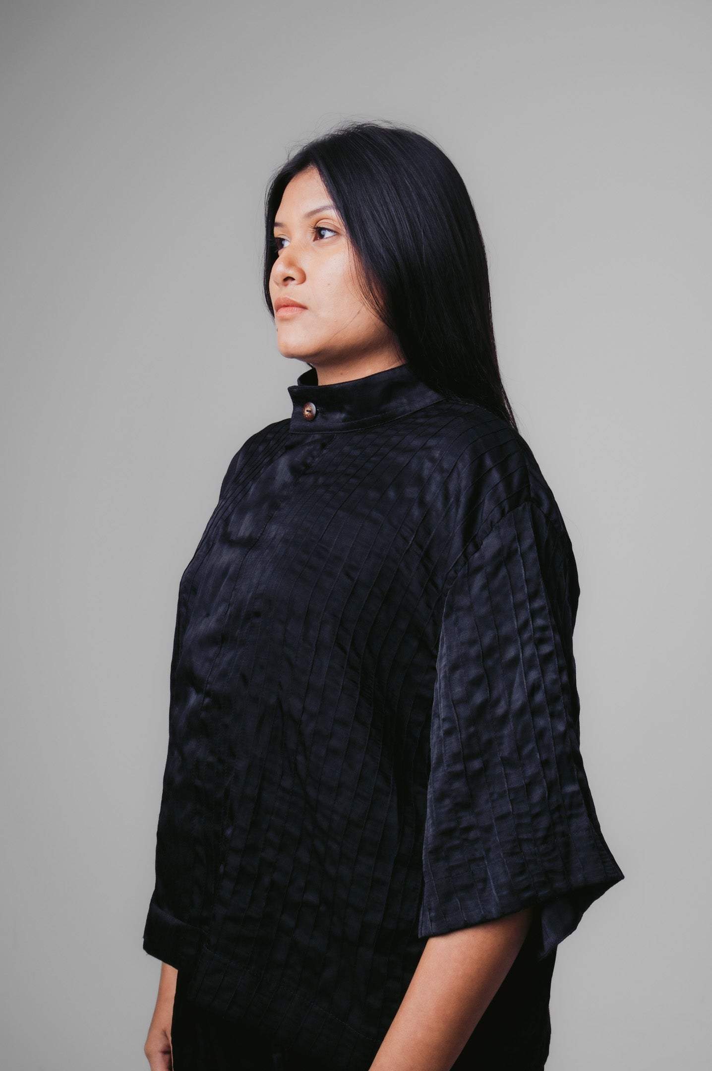 CAMISA CROPPED FOLHA DE CARANÁ - PRETO