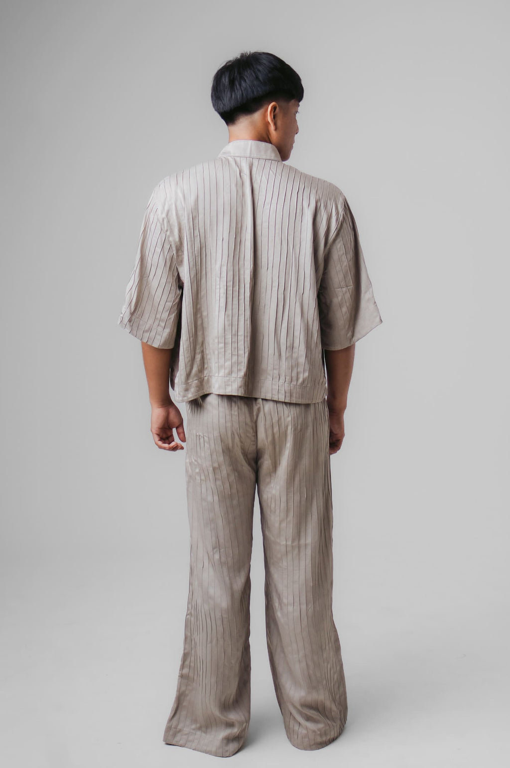 CAMISA CROPPED FOLHA DE BURITI - GRAFITE MANIOCOLOR