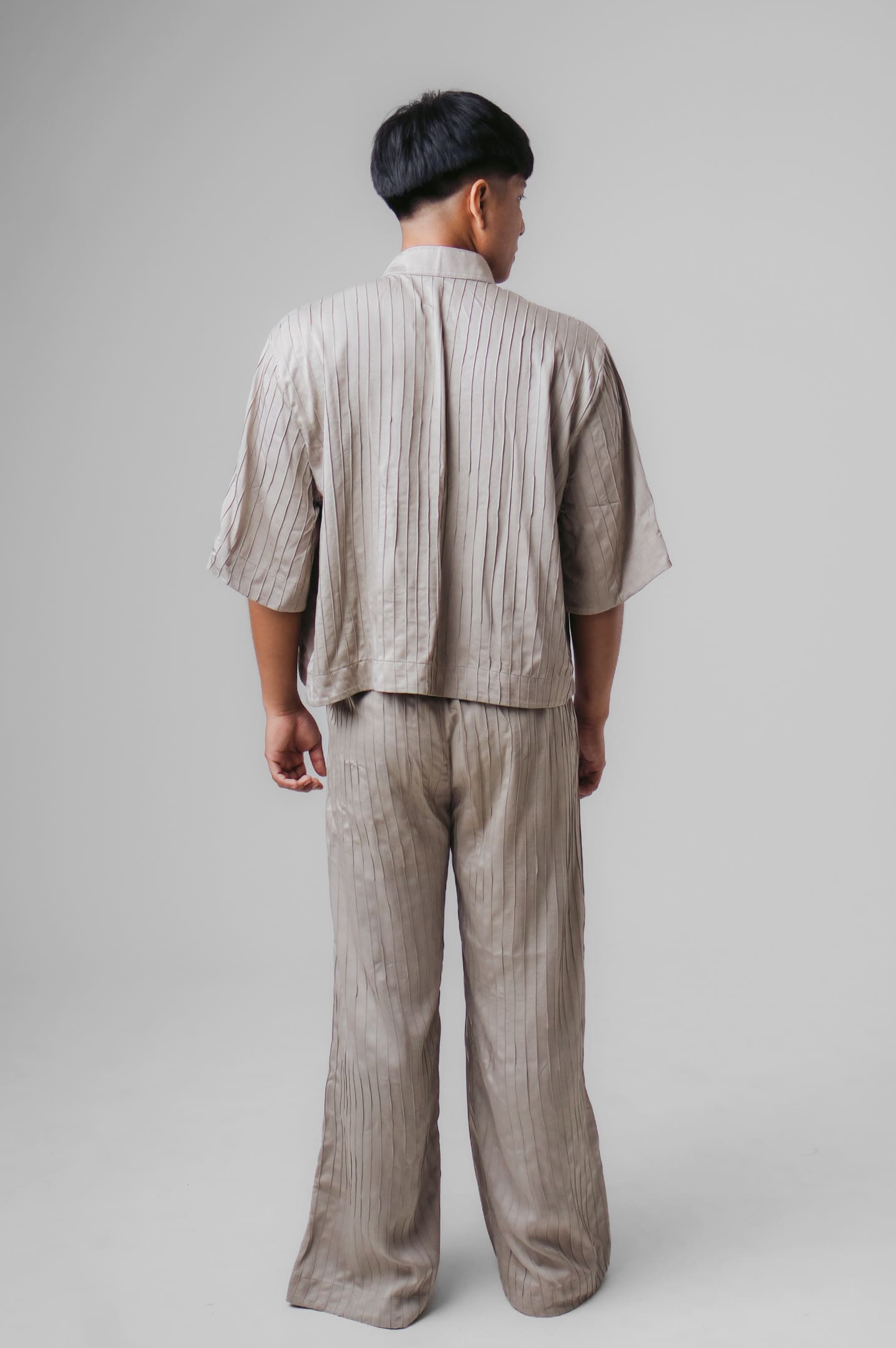 CAMISA CROPPED FOLHA DE BURITI - GRAFITE MANIOCOLOR