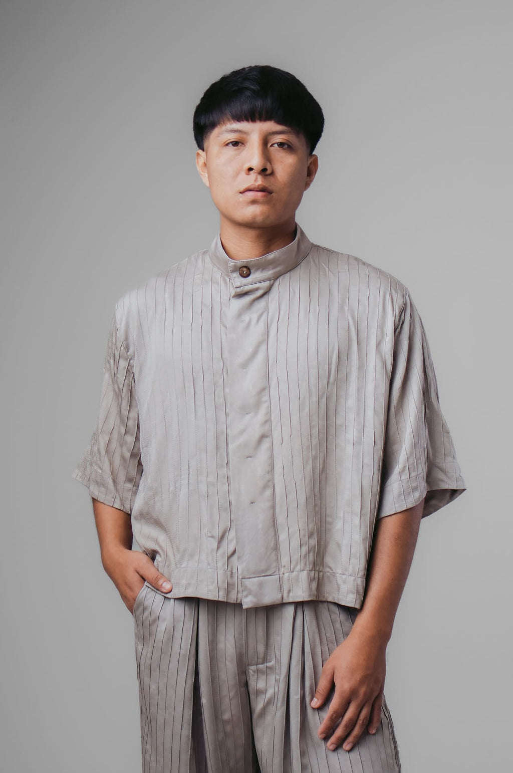 CAMISA CROPPED FOLHA DE BURITI - GRAFITE MANIOCOLOR